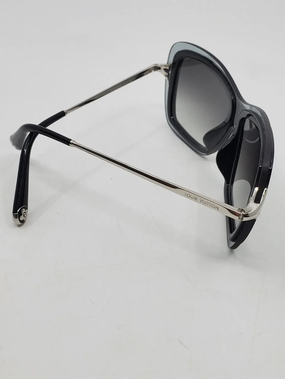 Louis Vuitton Poppy Frame Sunglasses Z049349W